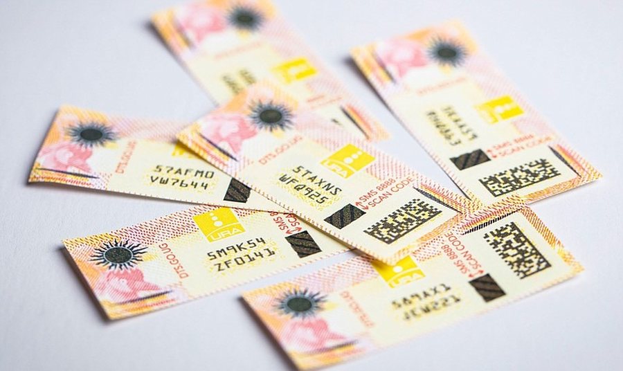 Nga 1 prilli rregulla të reja për pullat fiskale, ja si do aplikohen mbi alkoolin dhe duhanin